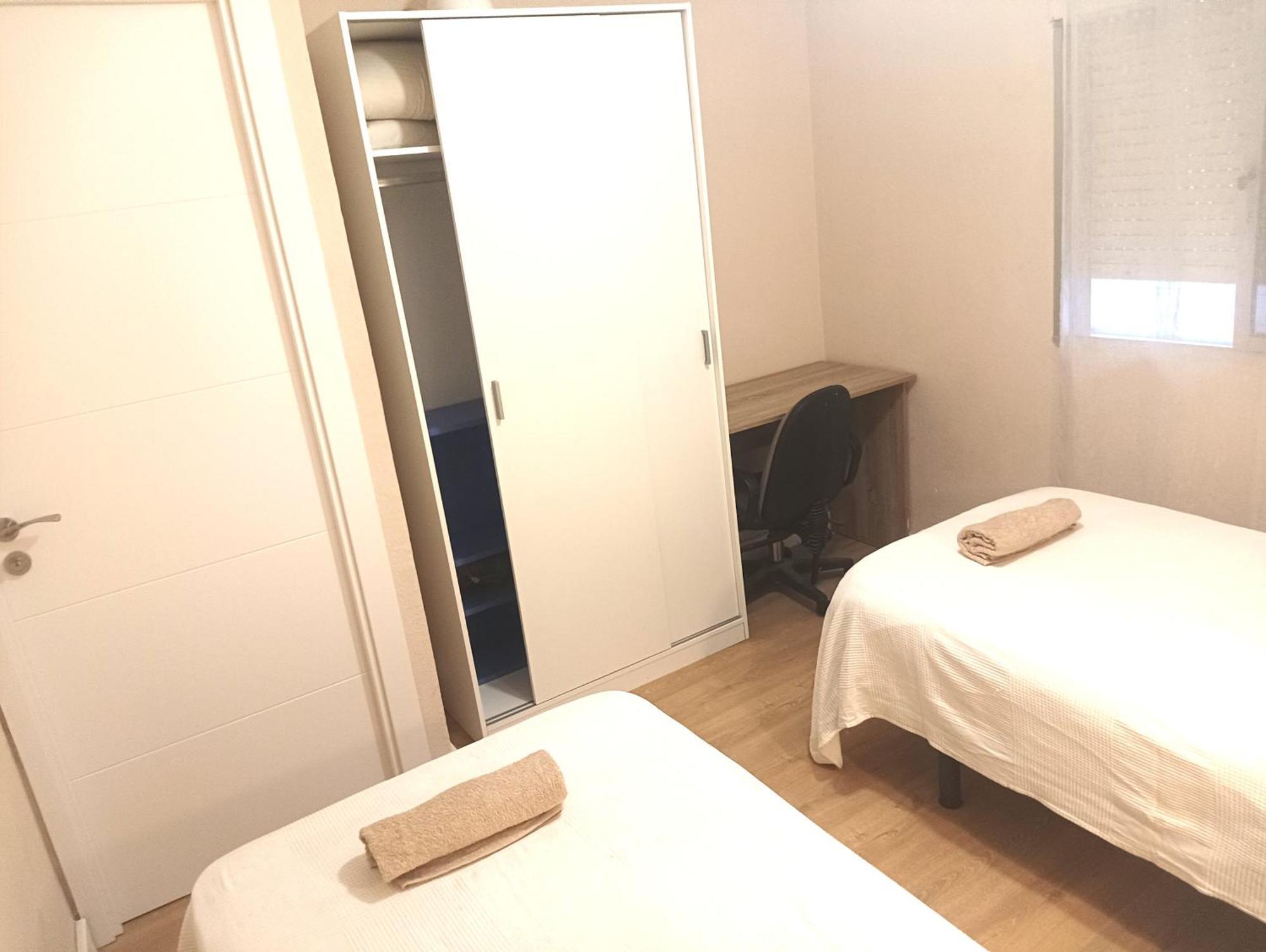Habitaciones En Apartamento Compartido Delicias Room Cerca Del Mar, Aeropuerto, Ave Y Metro Málaga Rum bild