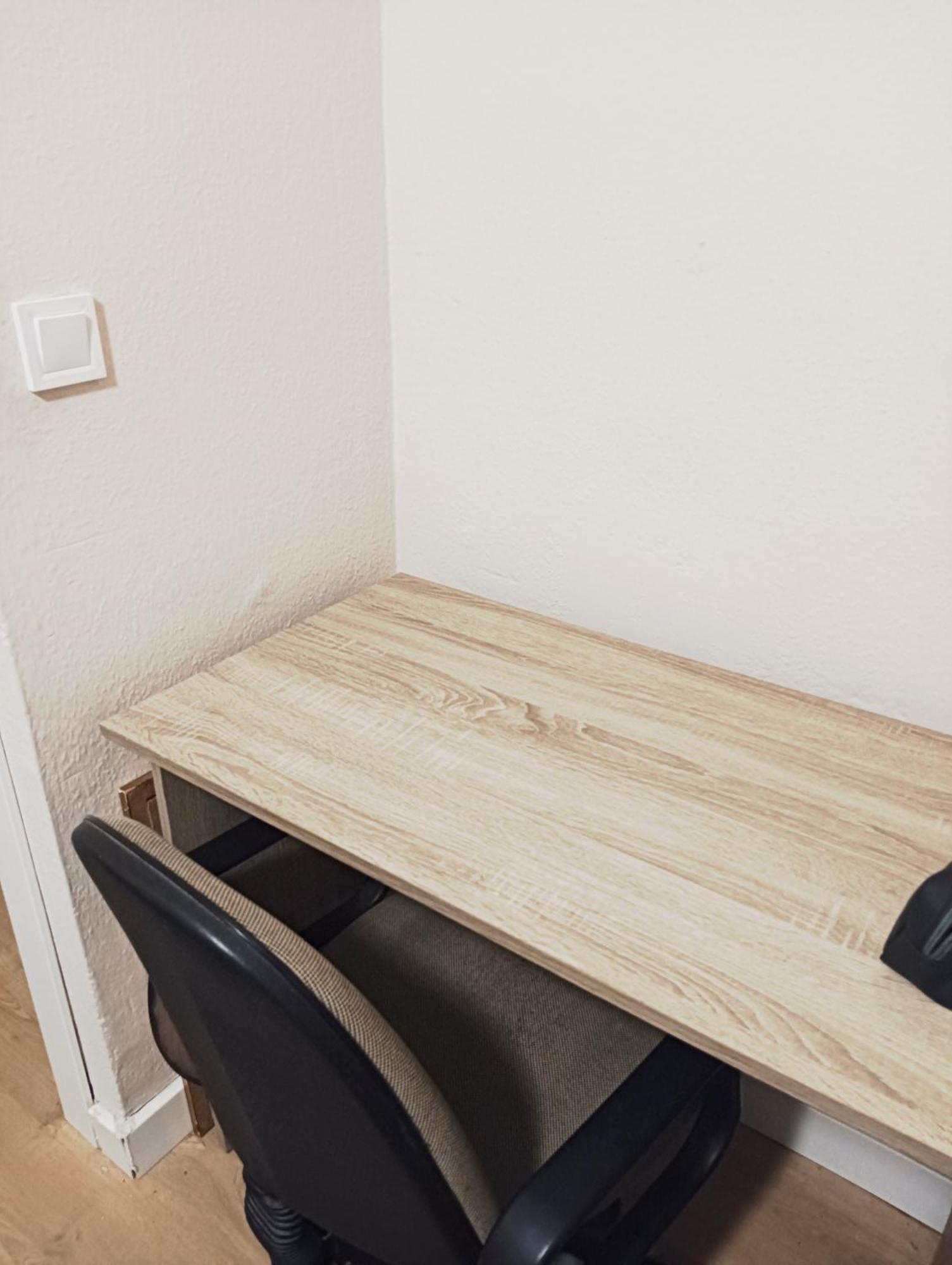 Habitaciones En Apartamento Compartido Delicias Room Cerca Del Mar, Aeropuerto, Ave Y Metro Málaga Exteriör bild