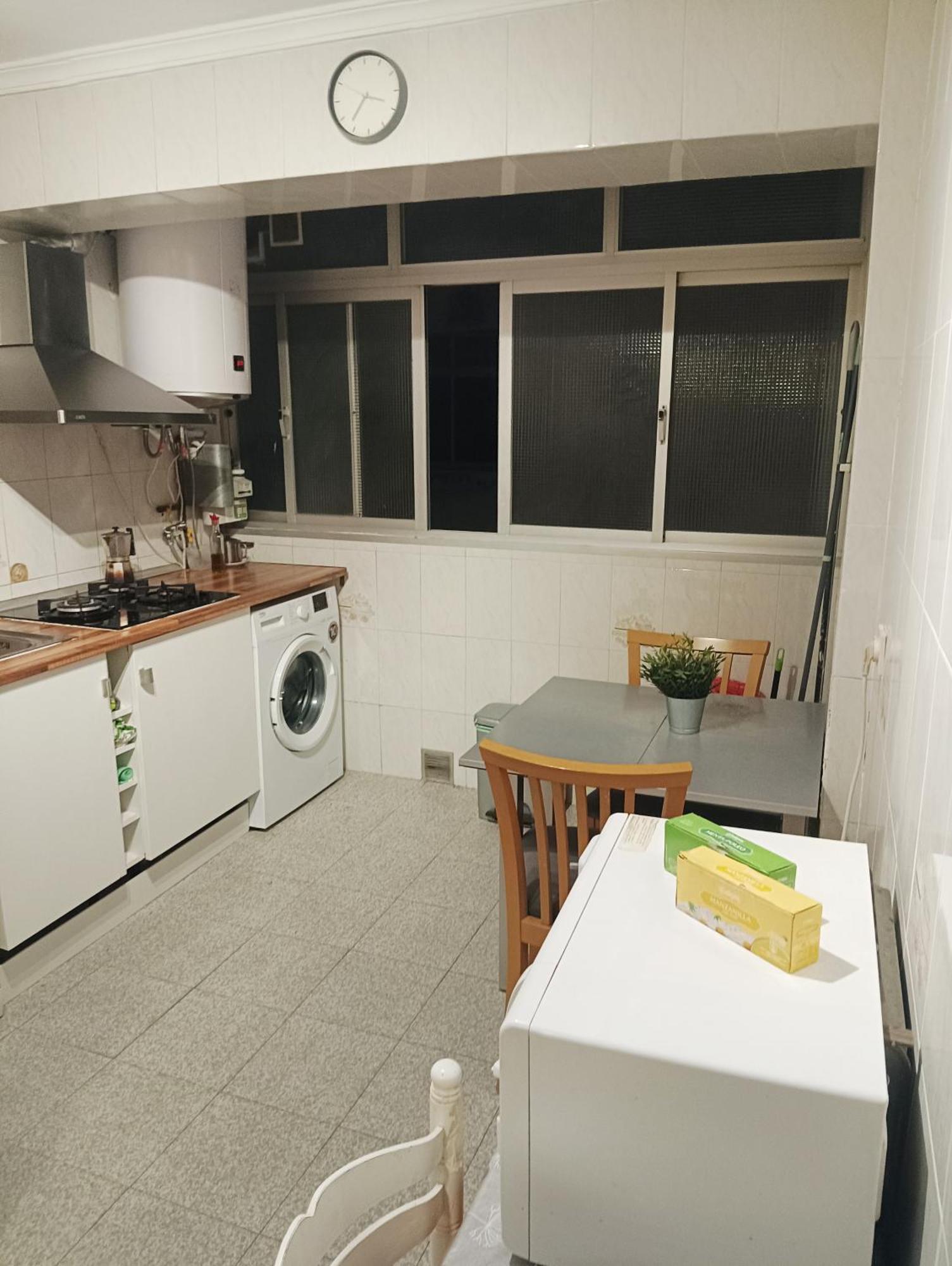 Habitaciones En Apartamento Compartido Delicias Room Cerca Del Mar, Aeropuerto, Ave Y Metro Málaga Exteriör bild